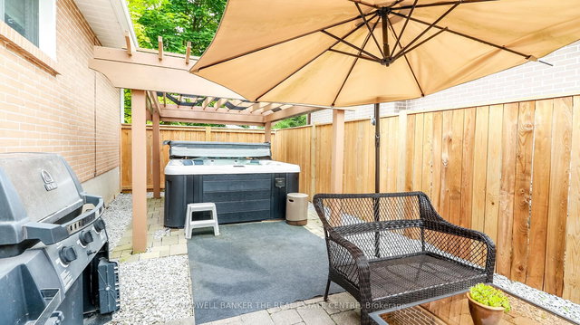 12 Parkdale Crescent