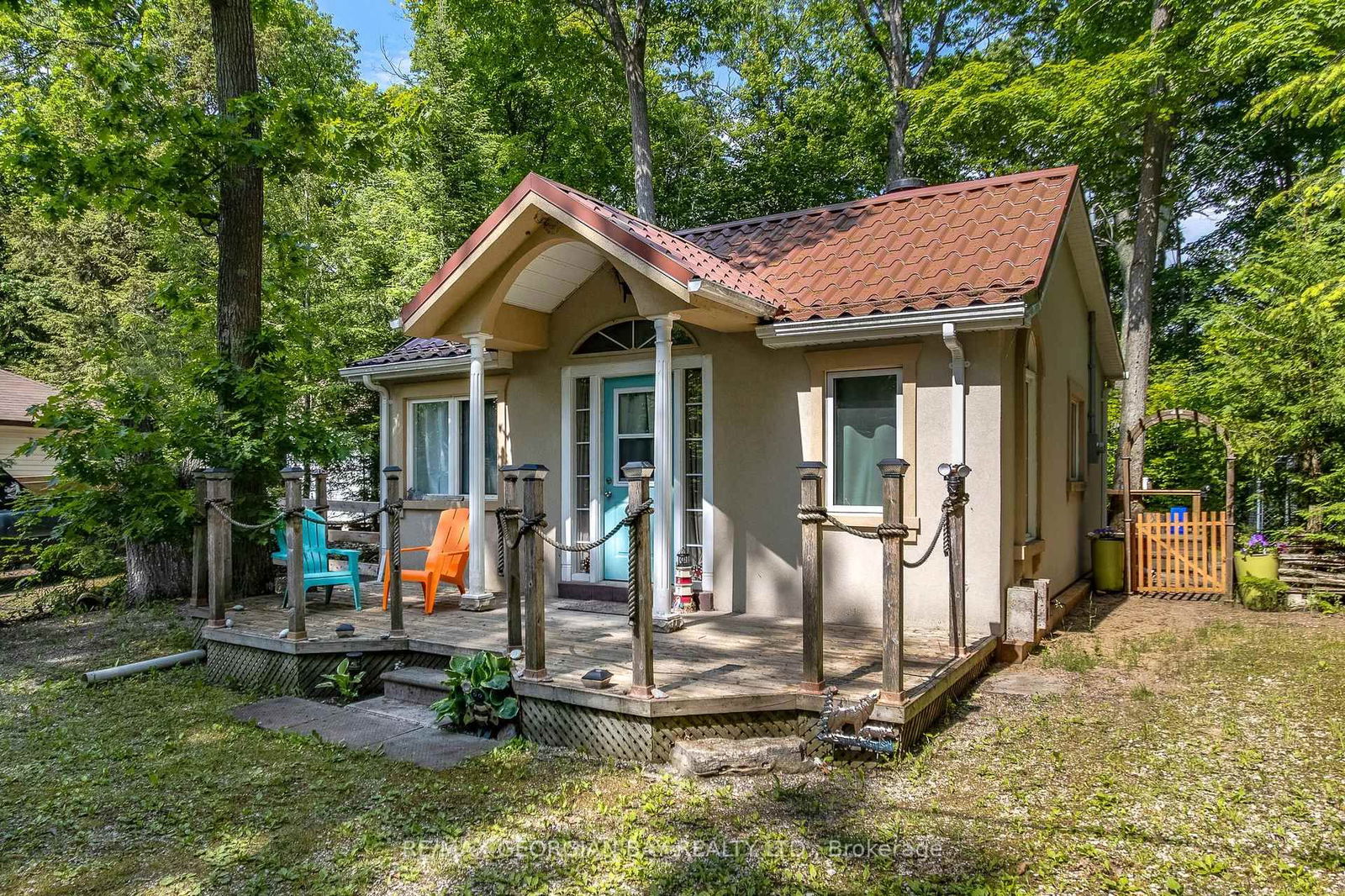 Detached House sold at 19 Third Street, Tiny, Rural Tiny, L0L 2J0 - MLS: S8425752