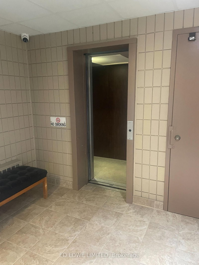 208 - 331 BAYFIELD St, Barrie, L4M 3C2 | Image 3