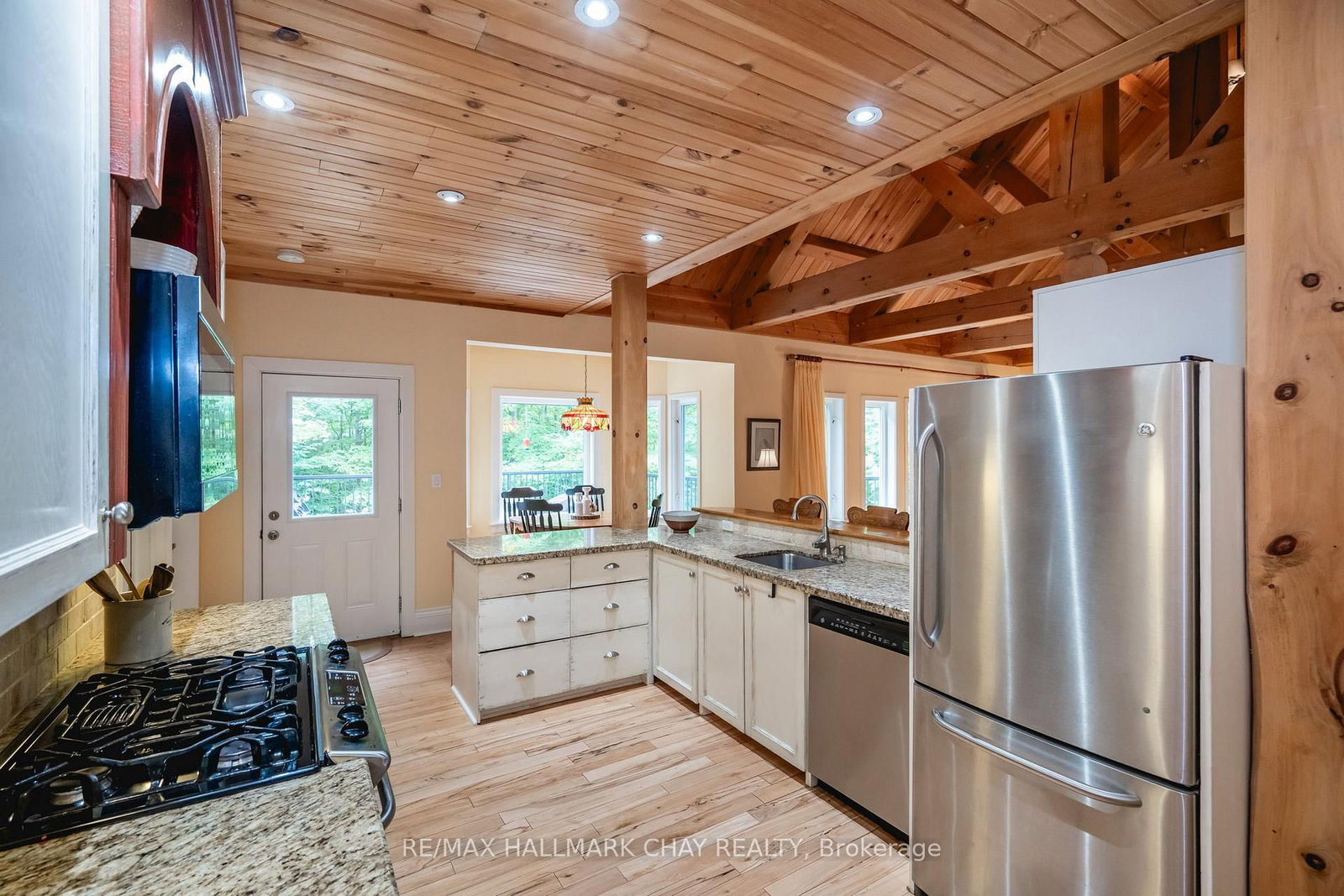 Listing Image 7