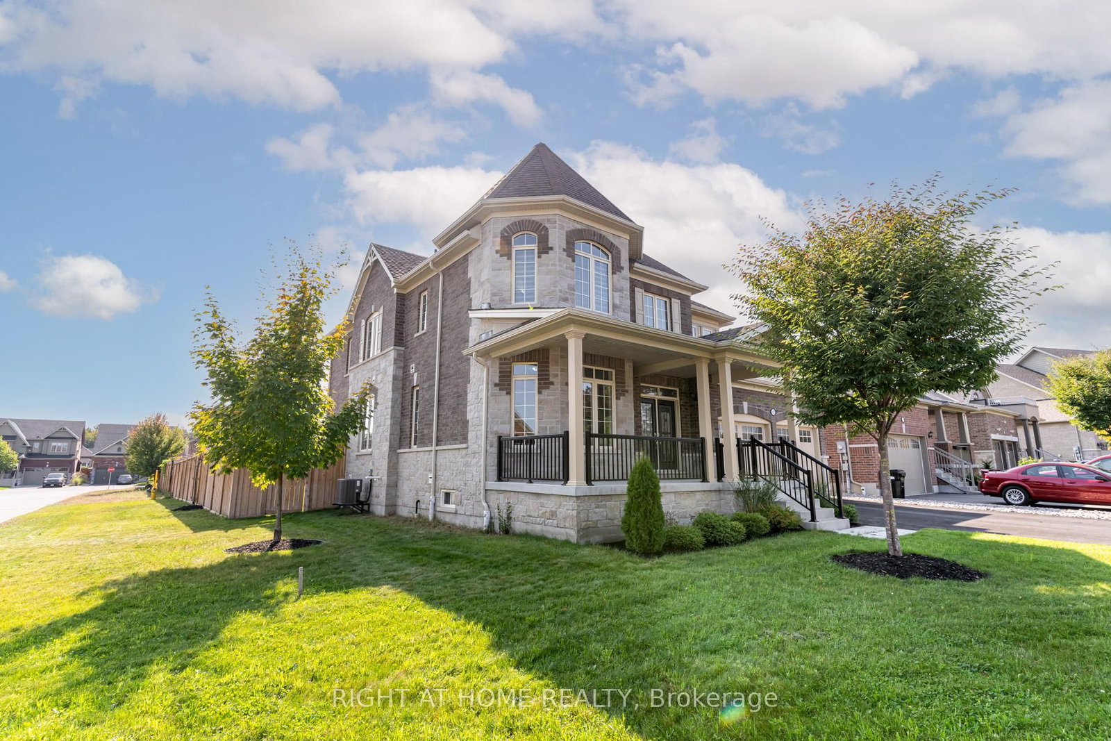 Listing Image 4