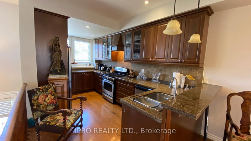 4 - 2 Cranberry Quay, Collingwood, L9Y 0B3 | Image 3