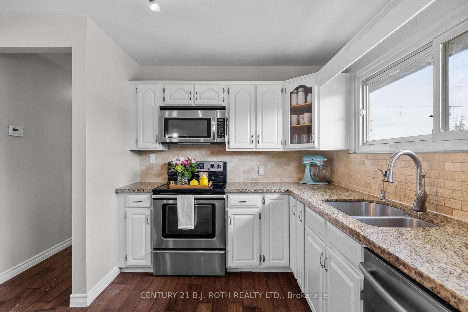 Listing Image 7