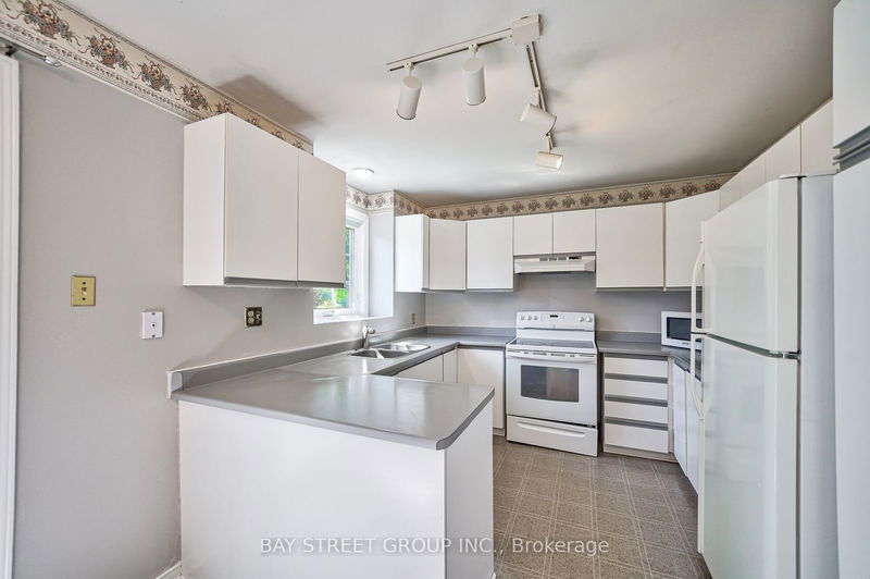 7 Agnes St  Oro-Medonte, L0K 1N0 | Image 8