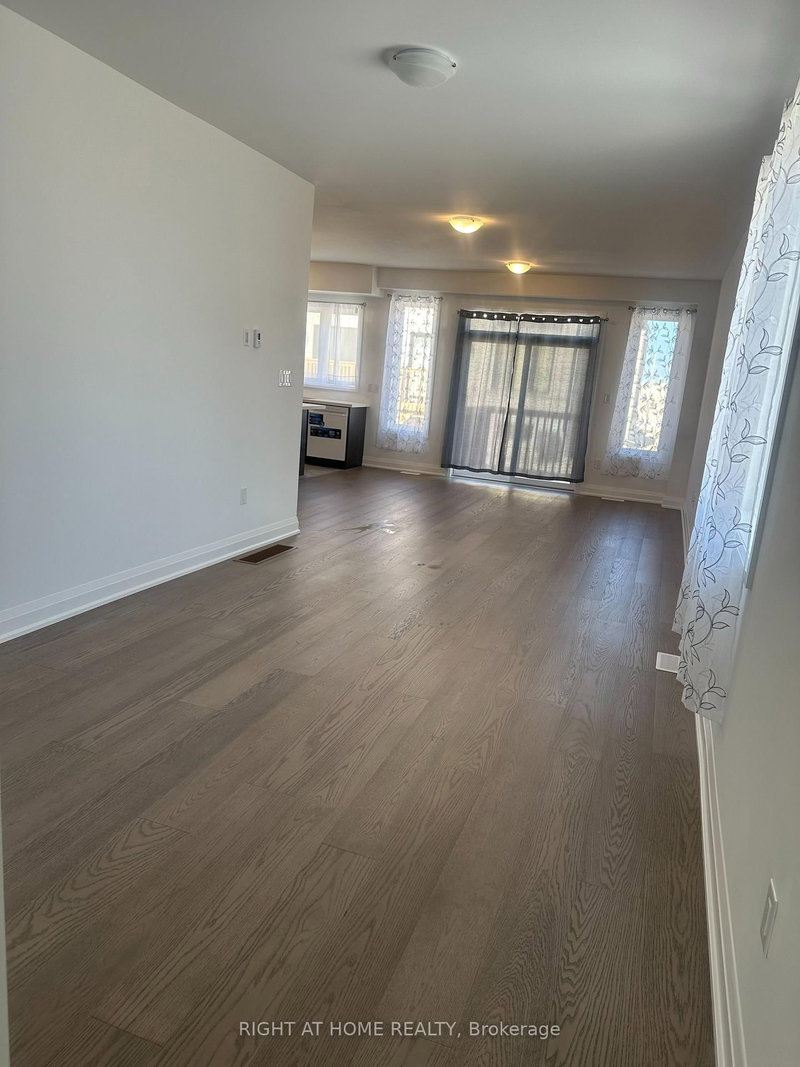 48 Barnyard Tr, Barrie, L9J 0C2 | Image 3