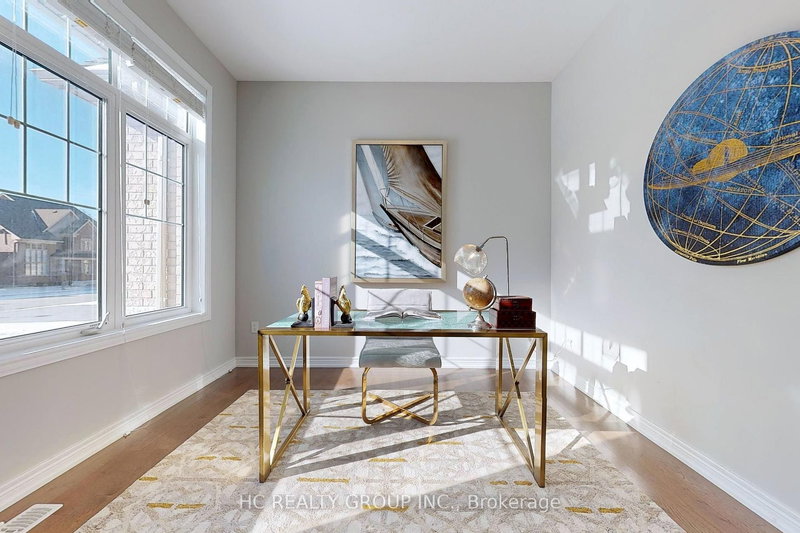 56 Redmond Cres, Springwater, L9X 2A2 | Image 3