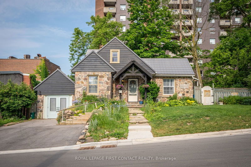 home for sale on 20 Poyntz Street