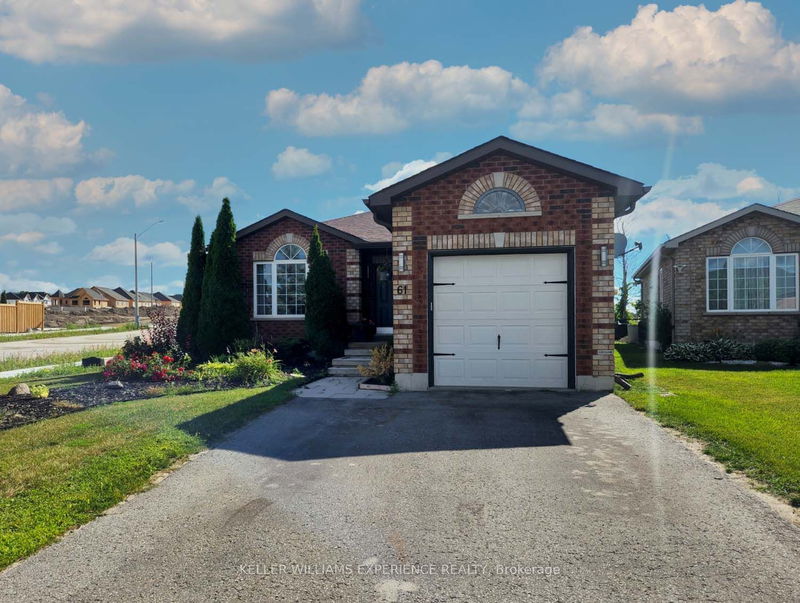 home for lease on 61 SELINE Crescent