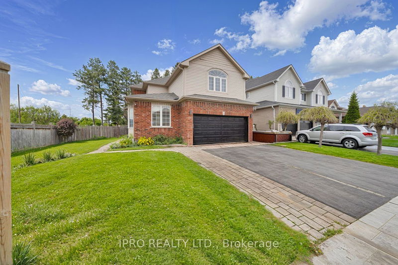 2 Country Lane  Barrie, L4N 0E6 | Image 1