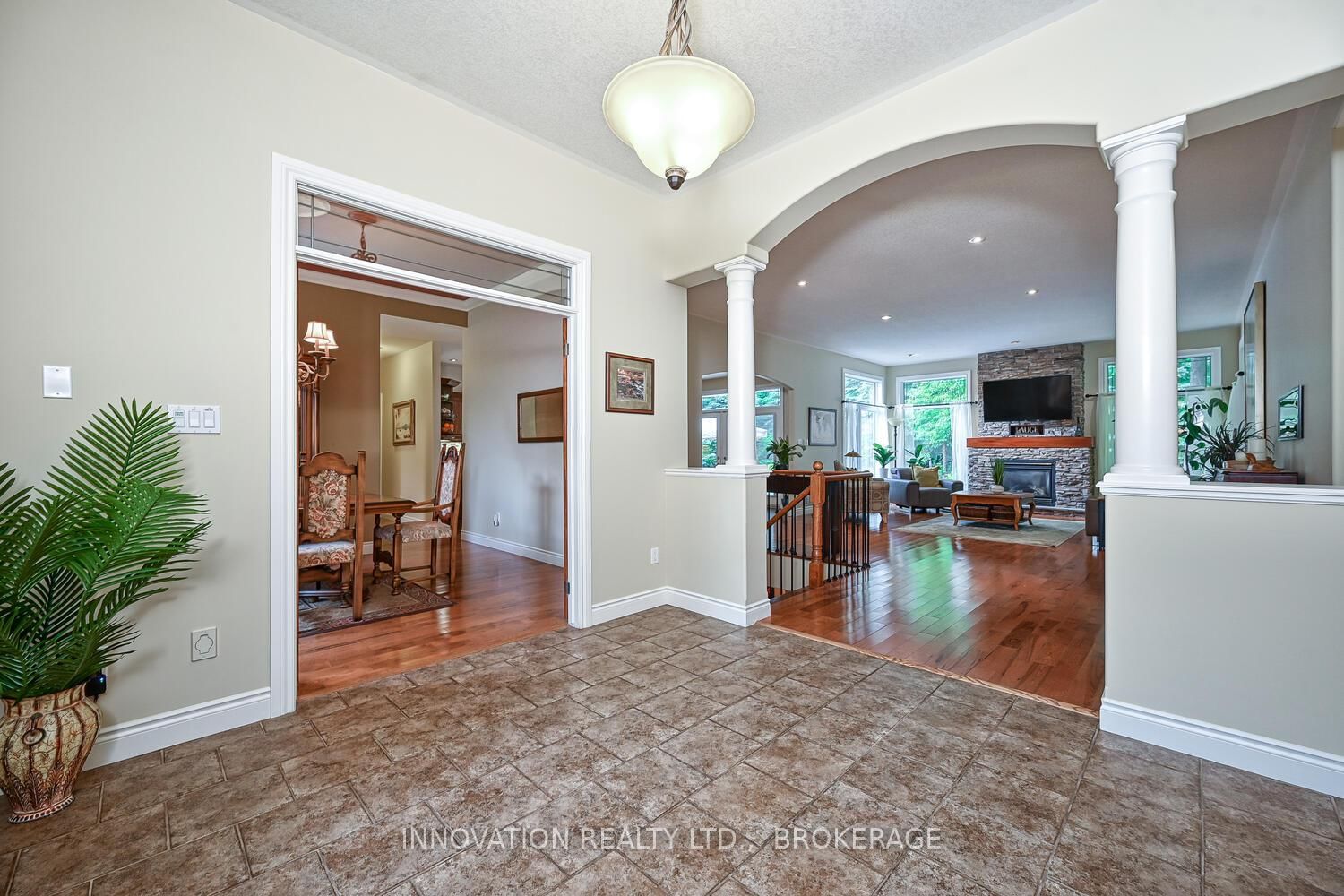 Listing Image 5