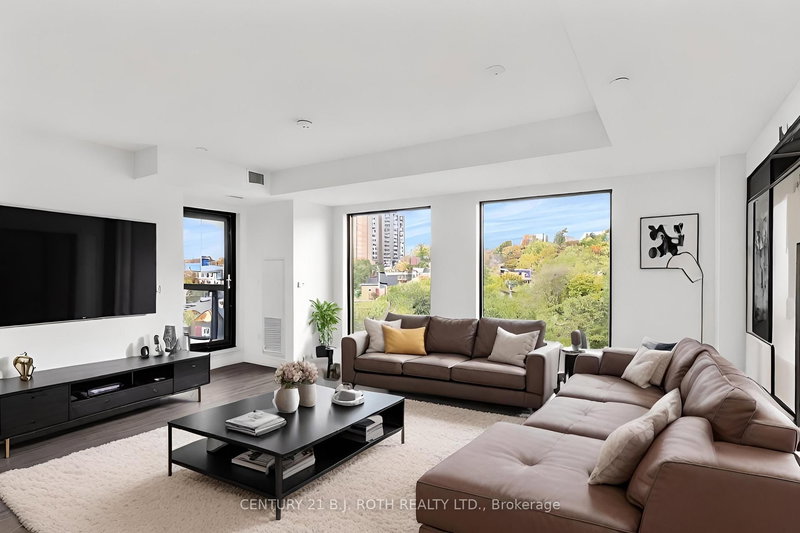 715 - 185 Dunlop St E, Barrie, L4M 1B2 | Image 2