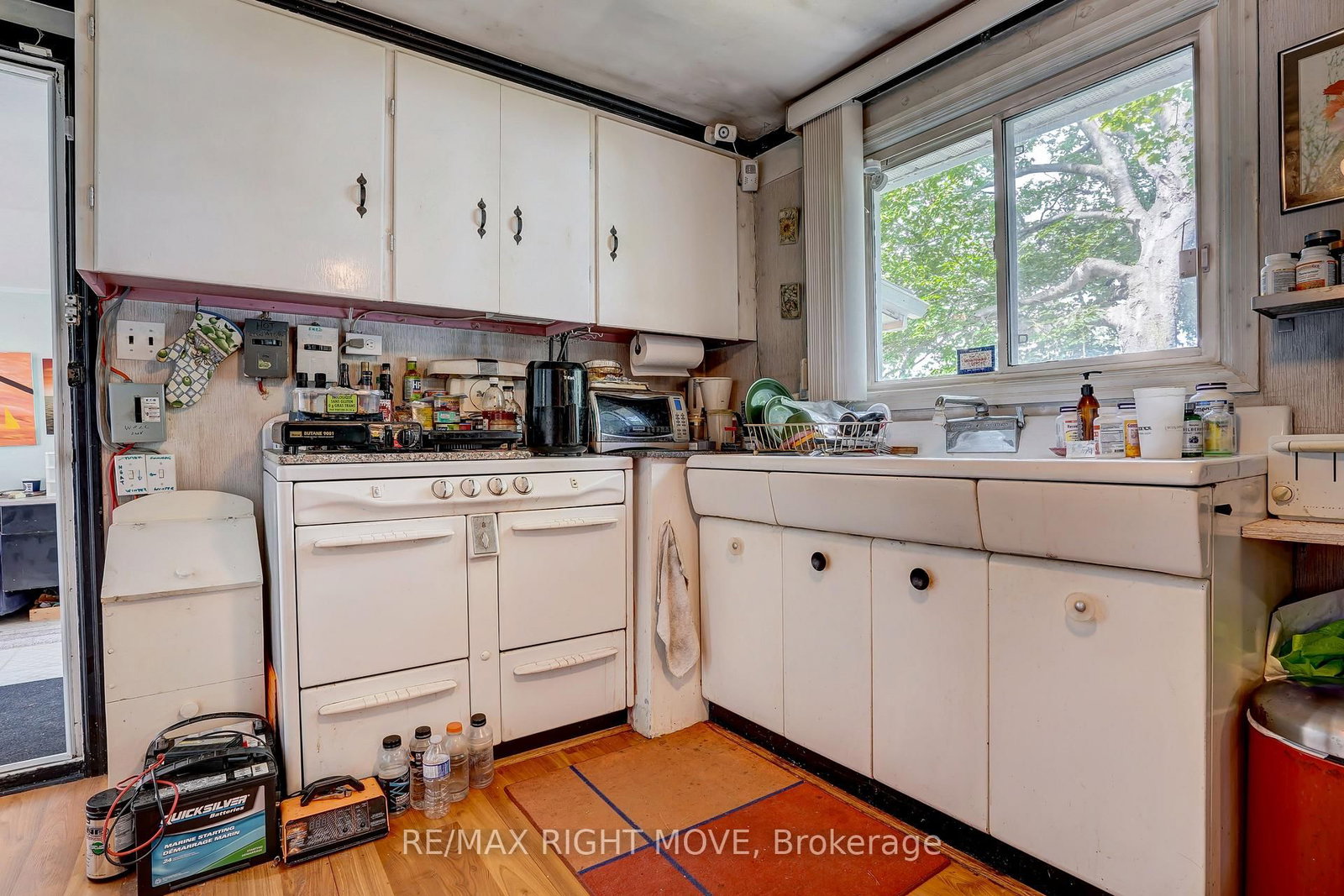 Listing Image 7