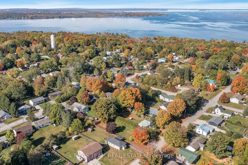 318 Palmer St, Tay, L0K 2C0 | Image 2