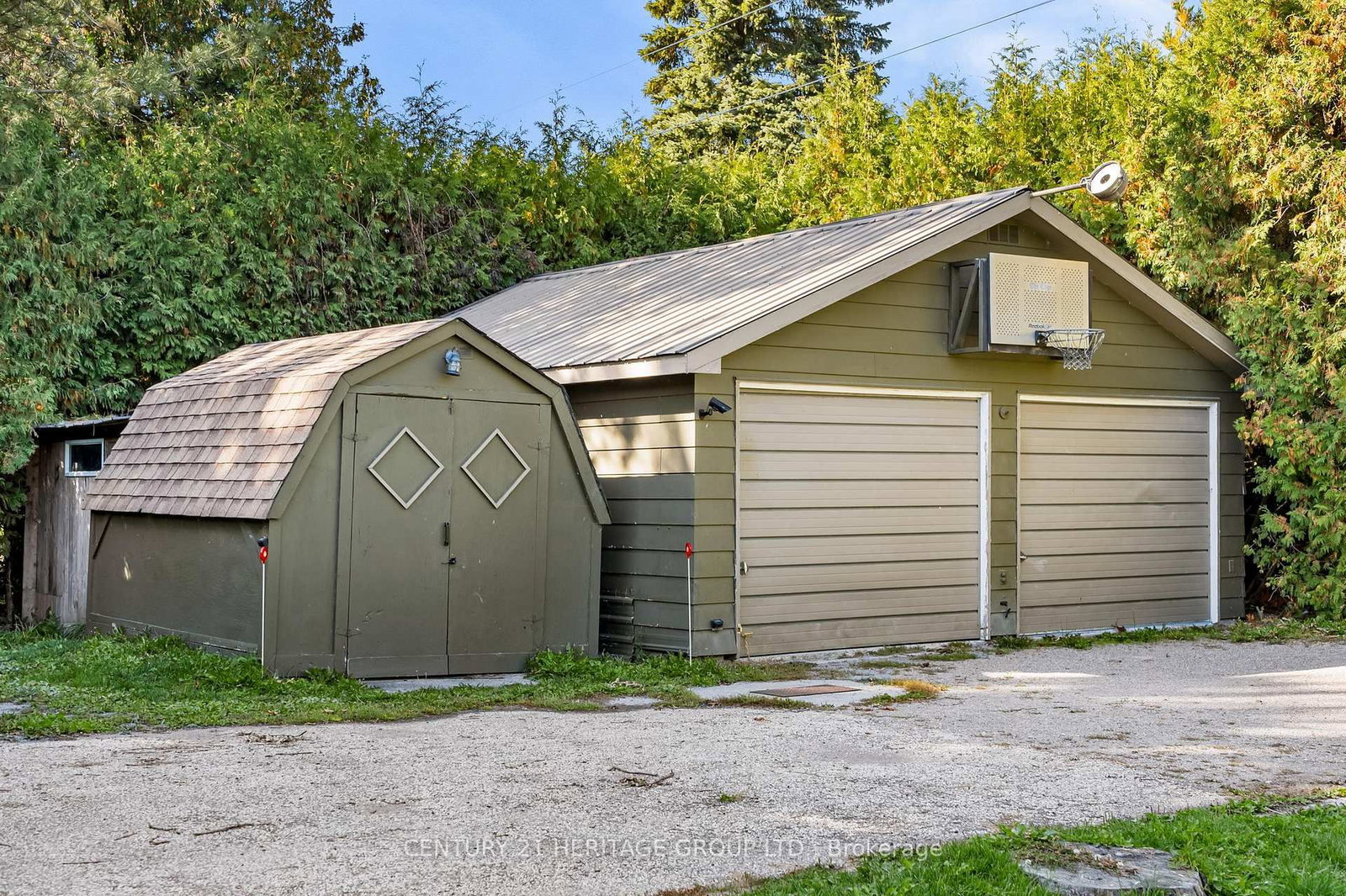 Listing Image 4