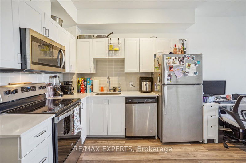 home for lease on 419-430 Essa Road