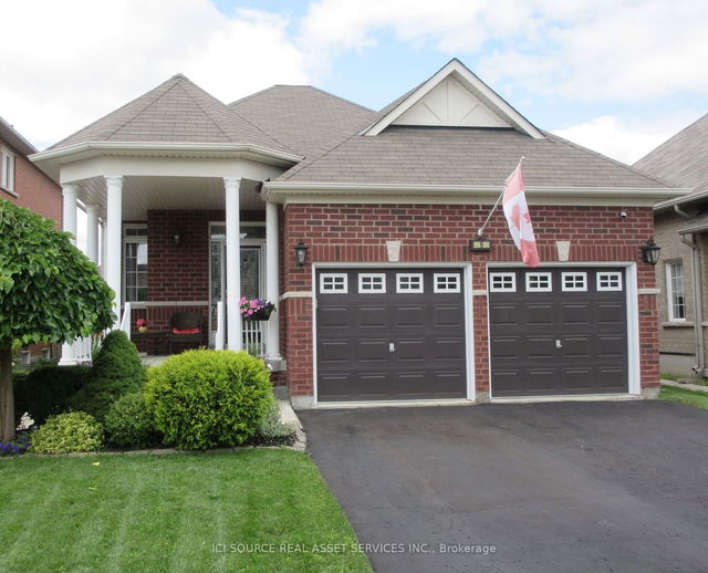 6 Versailles Crescent