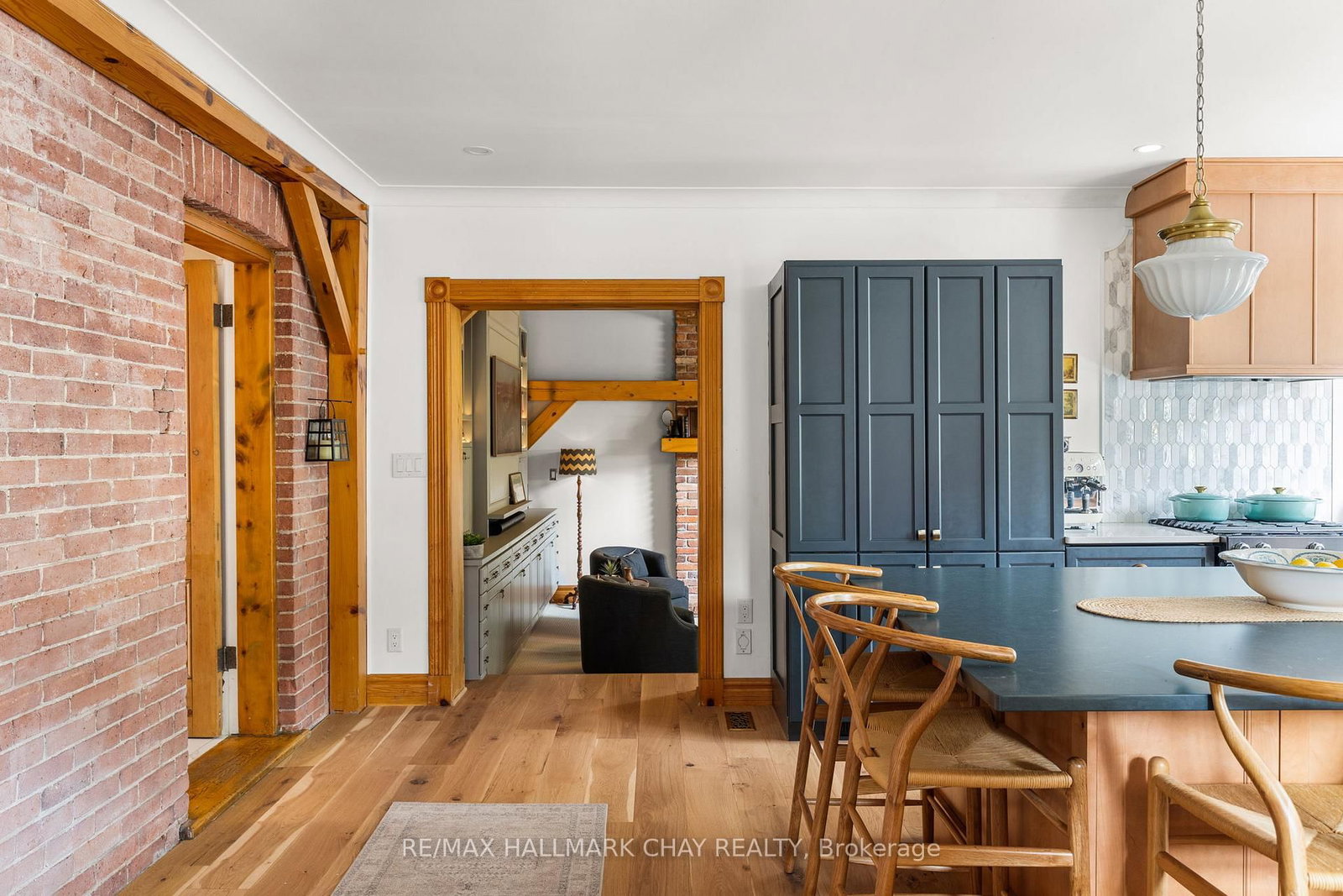 Listing Image 5