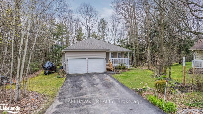 22 Laurier Blvd, Tiny, L9M 0J2 | Image 2