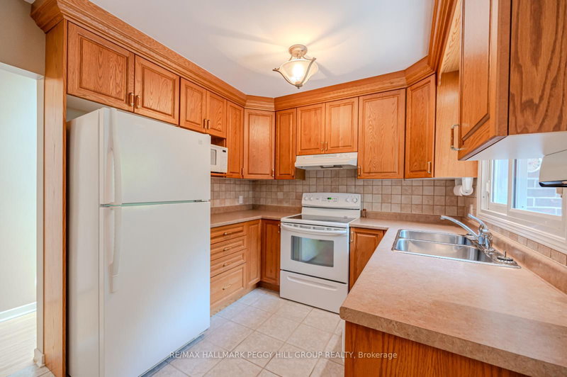 295 Duckworth St, Barrie, L4M 3X5 | Image 3