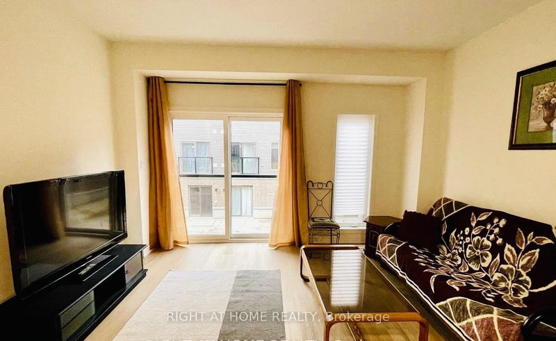 41 Winters Cres, Collingwood, L9Y 5T1 | Image 3