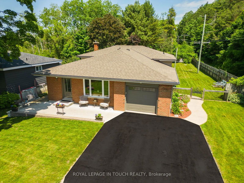 21 Park St  Penetanguishene, L9M 1P6 | Image 1