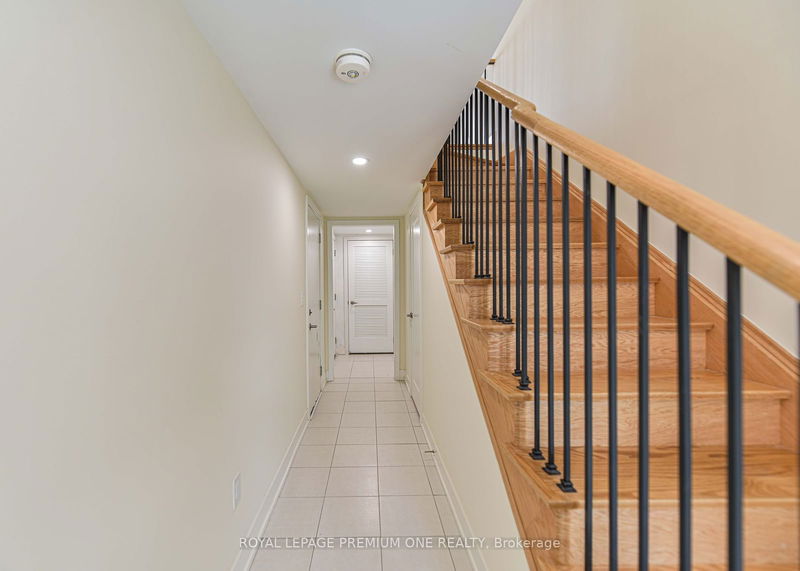 12 Mariner's Pier Way  Orillia, L3V 8P4 | Image 11