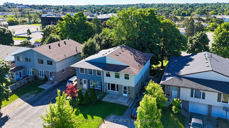 home for lease on Upper-85 Daphne Crescent