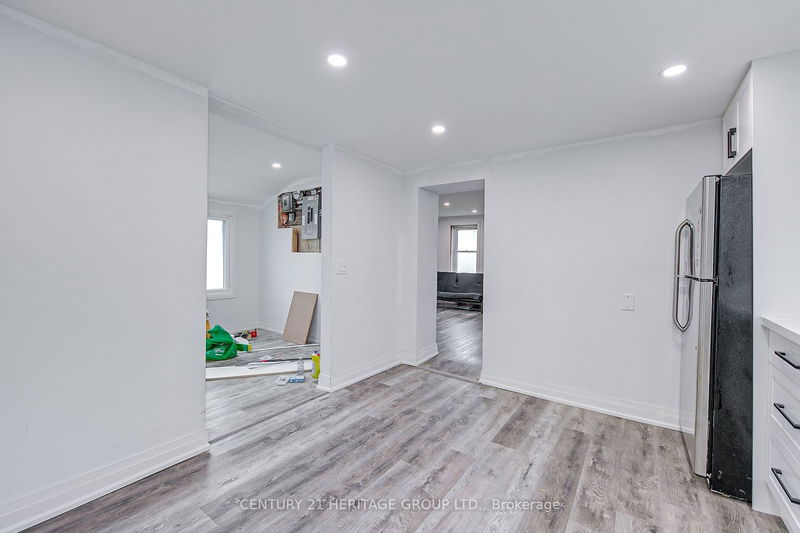 144 Queen St  Springwater, L0L 1P0 | Image 16