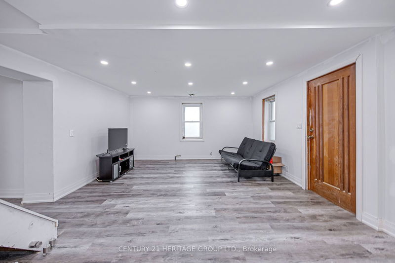 144 Queen St  Springwater, L0L 1P0 | Image 24