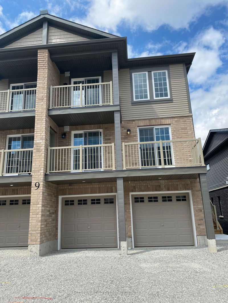 home for lease on 4-9 Hay Lane