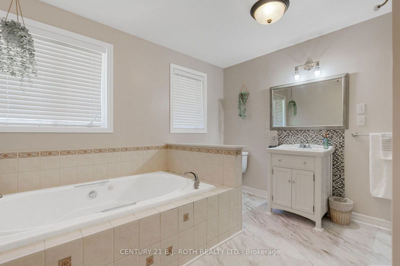 3998 Martindale Cres  Severn, L3V 0W9 | Image 21