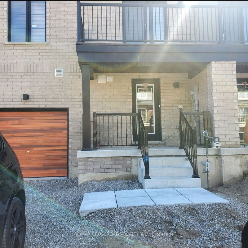 home for lease on 6 Silo Mews