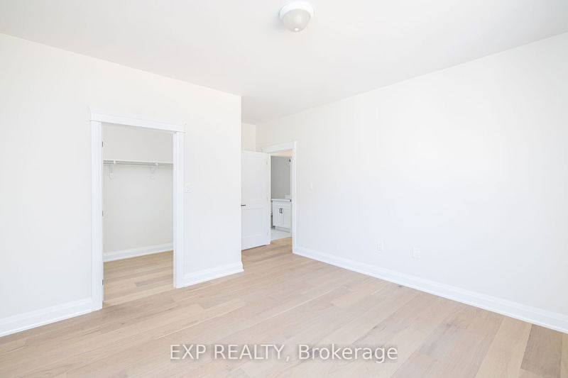 8 Alexander St  Springwater, L3V 3T8 | Image 10