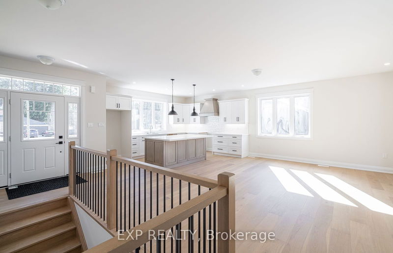 8 Alexander St  Springwater, L3V 3T8 | Image 14