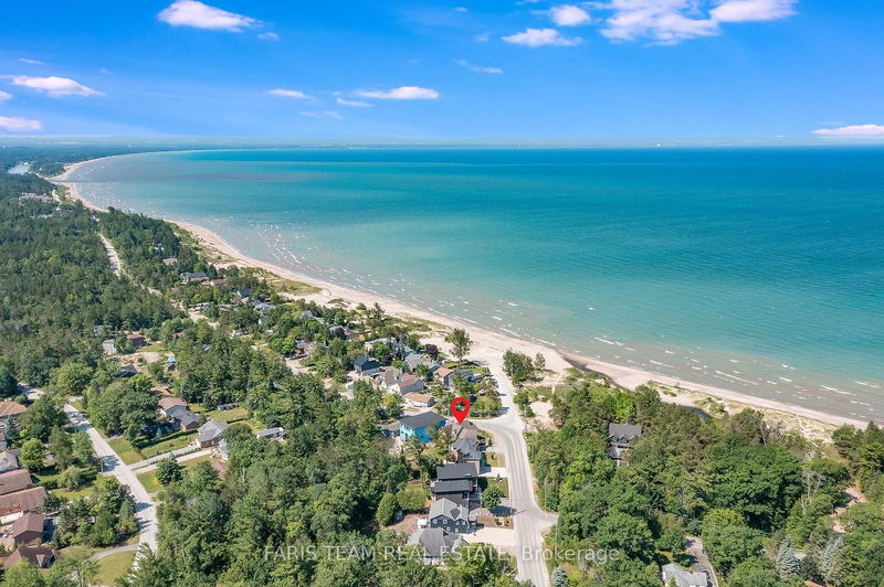 805 Eastdale Dr  Wasaga Beach, L9Z 2R5 | Image 2