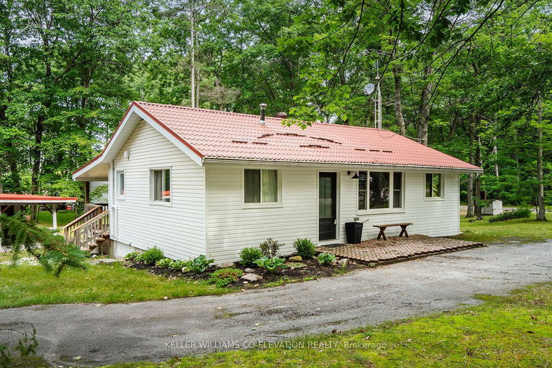 home for lease on 1694 Tiny Beaches Road S