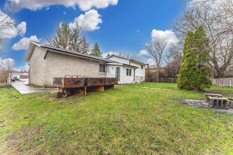 203 Phillips St  Barrie, L4N 3V2 | Image 11