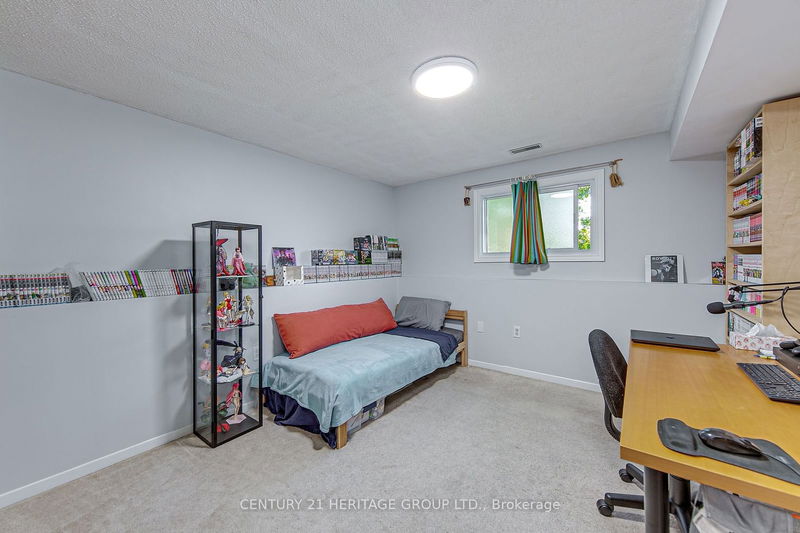 219 Burns Circ  Barrie, L4N 6A5 | Image 16