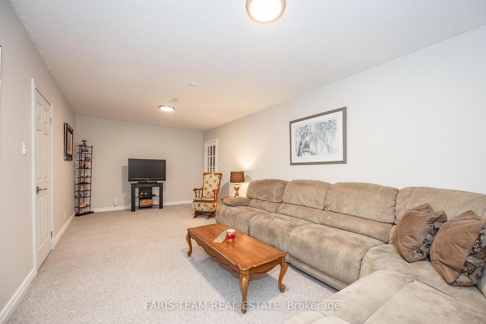 Detached House sold at 5 Nicholson Crescent, Springwater, Ontario, L0L 1Y3 - Minesing - MLS: S9230153