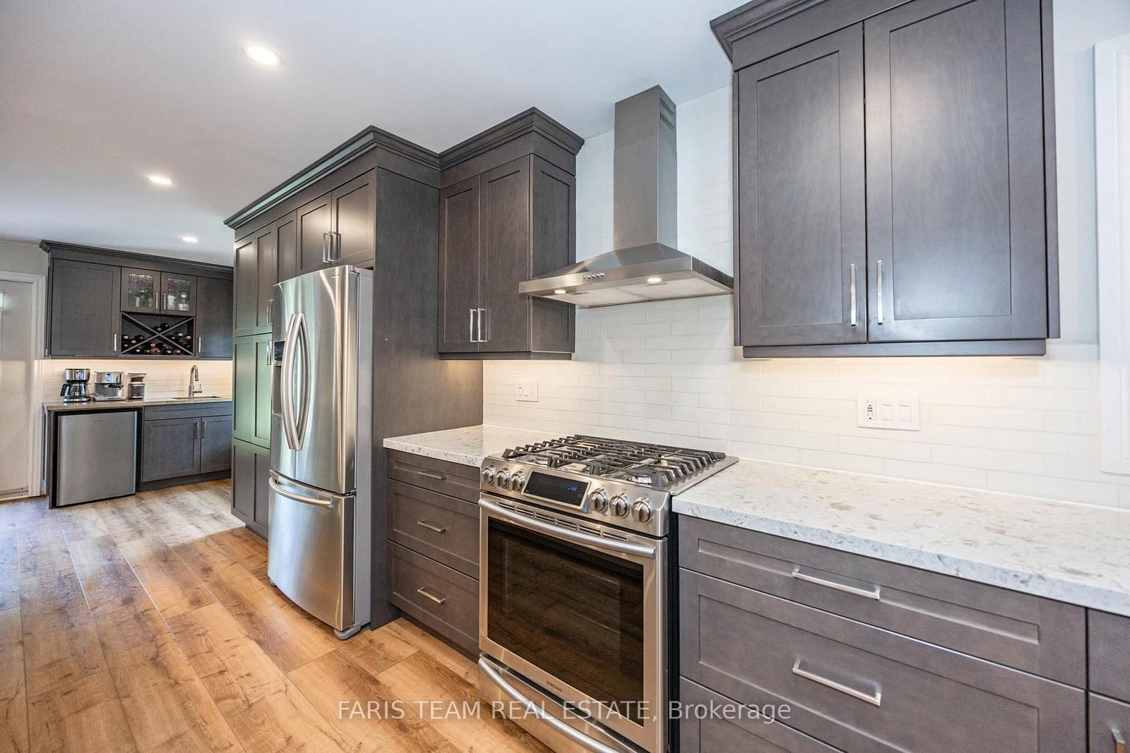 Detached House sold at 5 Nicholson Crescent, Springwater, Ontario, L0L 1Y3 - Minesing - MLS: S9230153