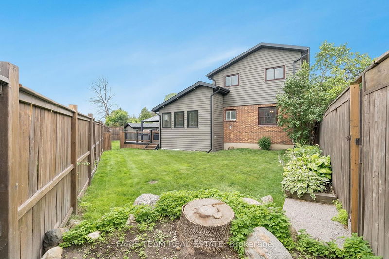 562 Simcoe St  Collingwood, L9Y 5J5 | Image 28