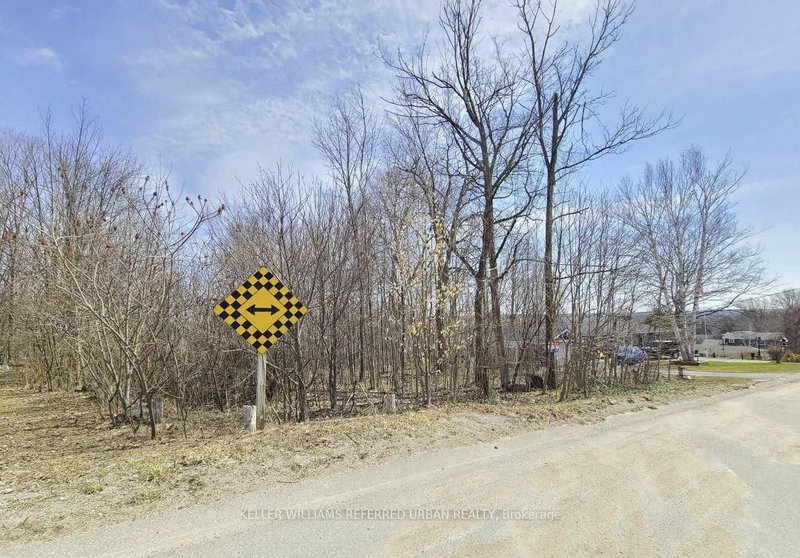 555 Barnes Ave, Tay, L0K 1R0 | Image 2