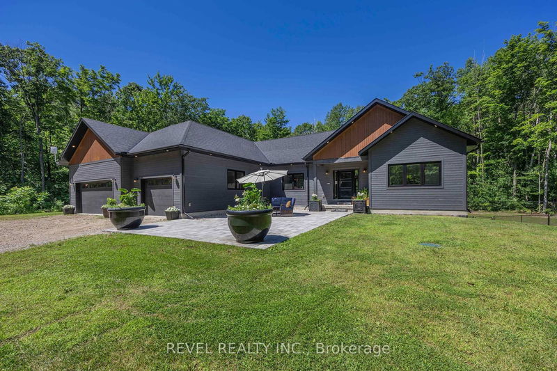 home for sale on 704 Rue Lafontaine Road W
