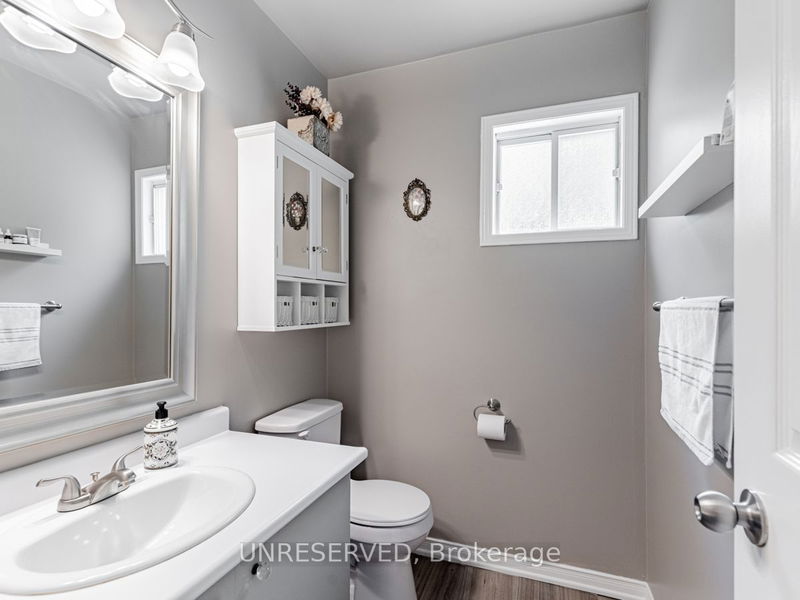 36 Engel Cres  Barrie, L4N 6K5 | Image 17