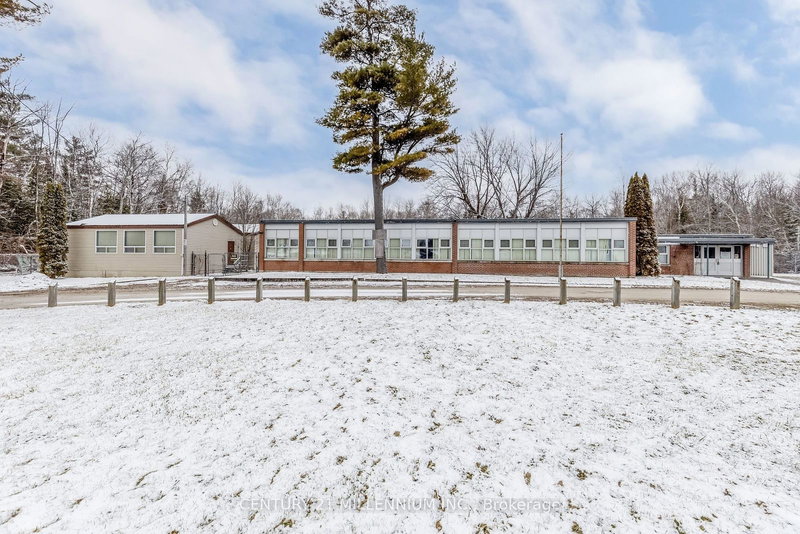 3267 MOSLEY St, Wasaga Beach, L9Z 1V2 | Image 2