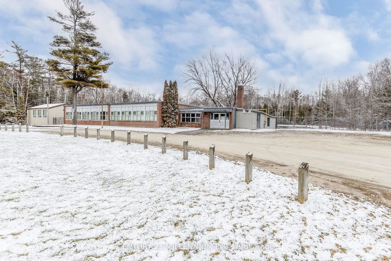 3267 MOSLEY St, Wasaga Beach, L9Z 1V2 | Image 3