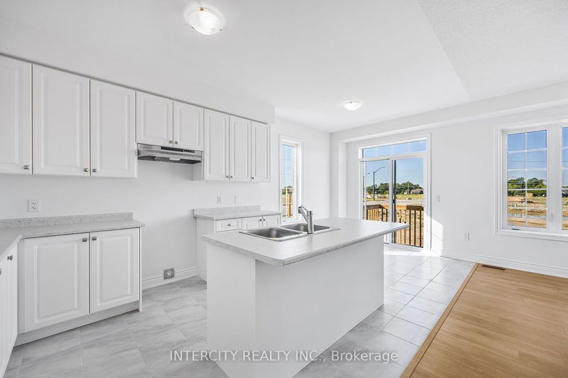 1 Mission St  Wasaga Beach, L6Z 0L8 | Image 12