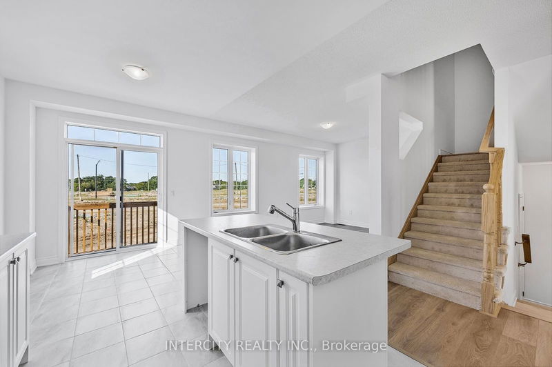 1 Mission St  Wasaga Beach, L6Z 0L8 | Image 16