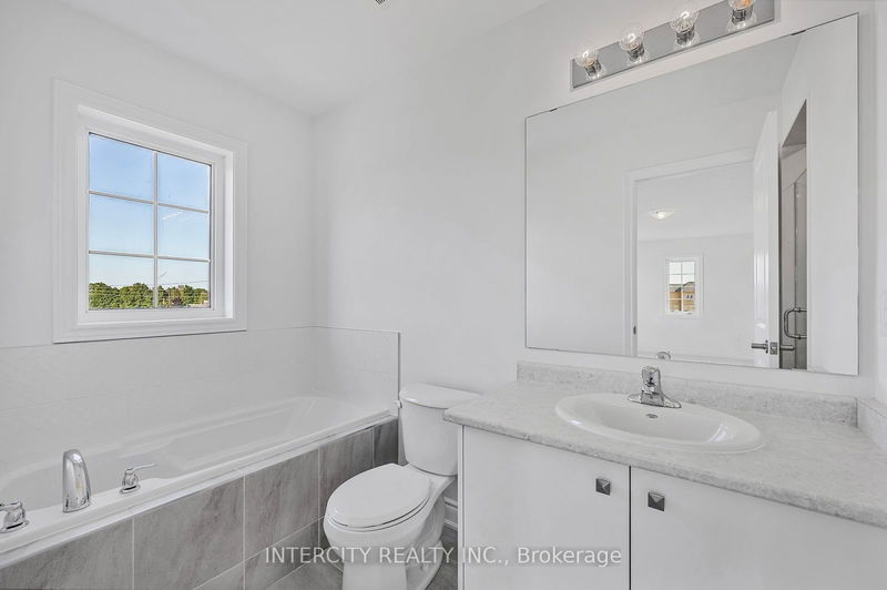 1 Mission St  Wasaga Beach, L6Z 0L8 | Image 32