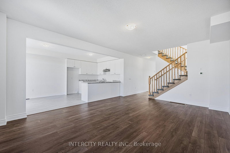 9 Mission St, Wasaga Beach, L9Z 0L8 | Image 3